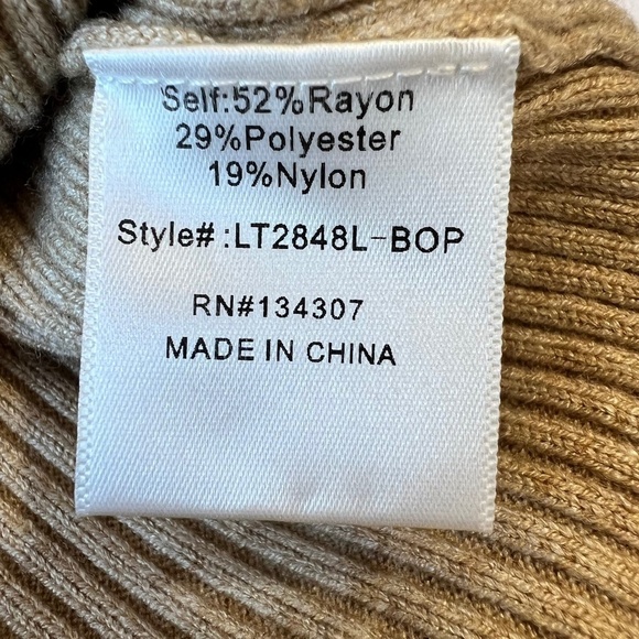 NWT - Line and Dot Aria puff sleeve ribbed turtleneck - Picture 7 of 9